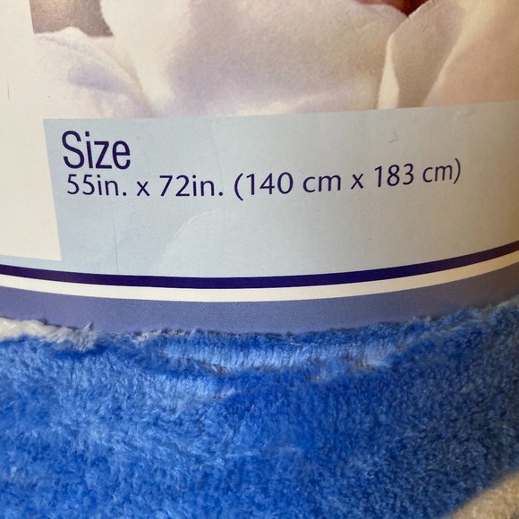 Super Soft Micro Fiber Throw - NWT - Picture 2 of 5